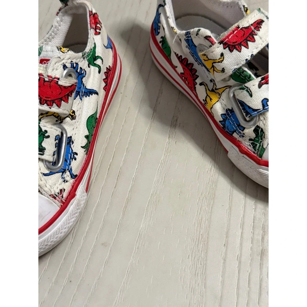 Converse Chuck Taylor All Star Dinosaur Print Sneakers Size 5.  White canvas wit